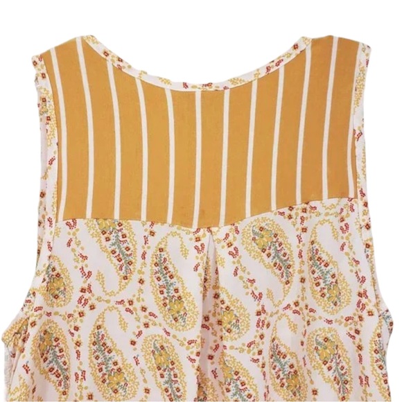 Tru Self size medium gold stripes, paisley sides & back, lace down front EUC - Picture 16 of 16